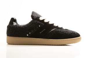 Nubikk, Ray Owen Studs