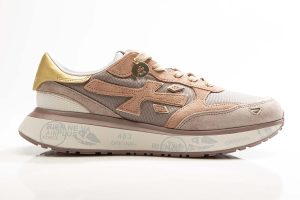 Premiata, Lauryn M. Bruin