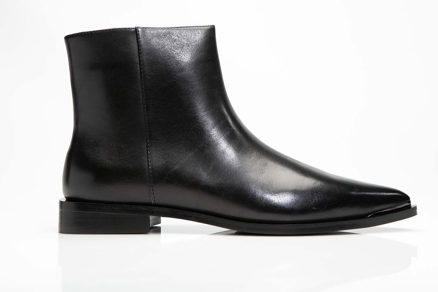 Bella Di Roma, 2018 Black Leather